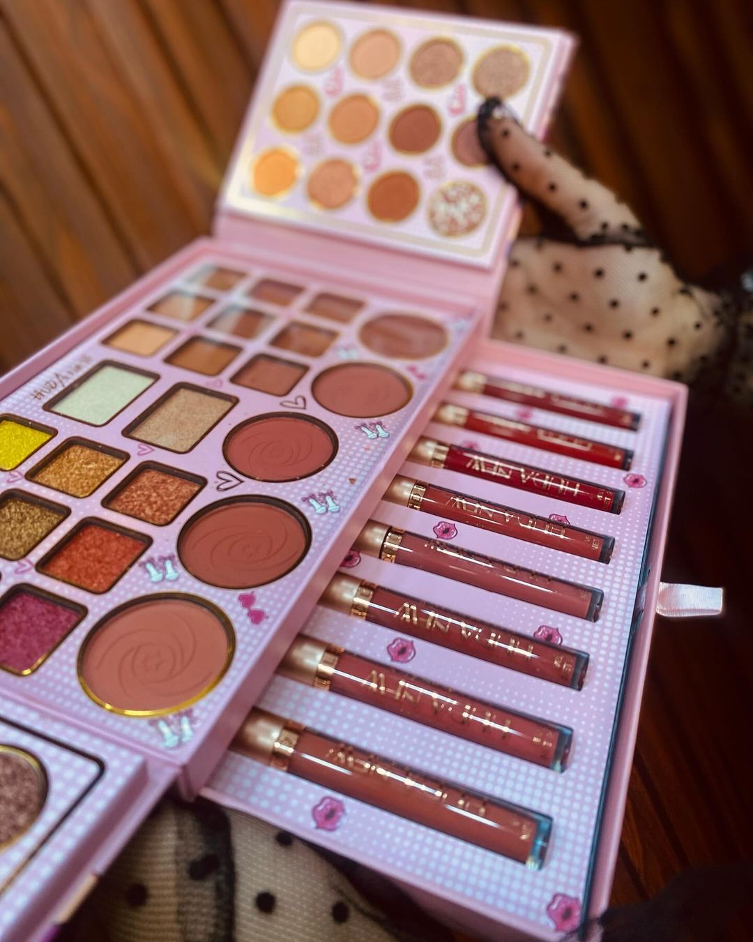 Eyeshadow Lipgloss Palette, Makeup Disk Pearl Matte Glos, Dream Eye Shadow Bright Color Makeup Blush Palette Eyeshadow Lipgloss Palette, Makeup Disk Pearl Matte Glos, Dream Eye Shadow Bright Color Makeup Blush Palette